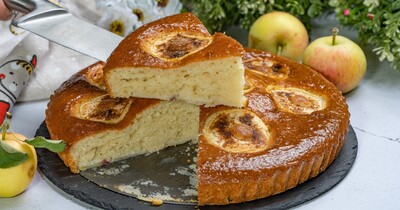 Пирог с яблоками из бездрожжевого теста на кефире