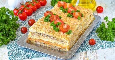 Торт Наполеон с консервами закусочный