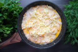 соус для креветок в домашних условиях рецепт с сыром. krevetki v slivochno chesnochnom souse s syrom 1609333395 7 min. соус для креветок в домашних условиях рецепт с сыром фото. соус для креветок в домашних условиях рецепт с сыром-krevetki v slivochno chesnochnom souse s syrom 1609333395 7 min. картинка соус для креветок в домашних условиях рецепт с сыром. картинка krevetki v slivochno chesnochnom souse s syrom 1609333395 7 min. Разве возможно не любить креветки? Эти маленькие восхитительные существа так хороши на вкус, что просто невозможно остановиться. Но еще вкуснее они будут под правильным соусом, который мы сегодня научимся готовить прямо у себя на кухне, в домашних условиях.