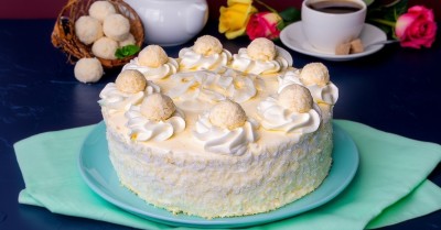 Бисквитный Торт Рафаэлло с кокосовой стружкой и миндалем