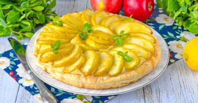 Слоеный пирог с яблоками в аэрогриле для детей