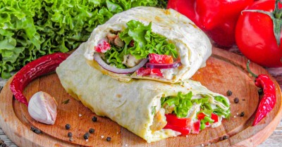 Цезарь ролл с курицей без майонеза