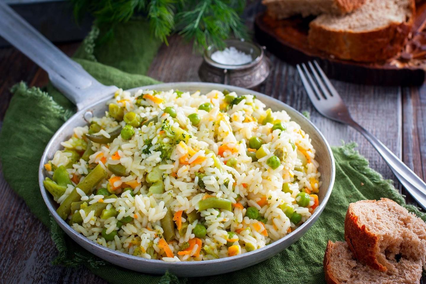 Рецепт рис с мясом и овощами в духовке рецепт с фото