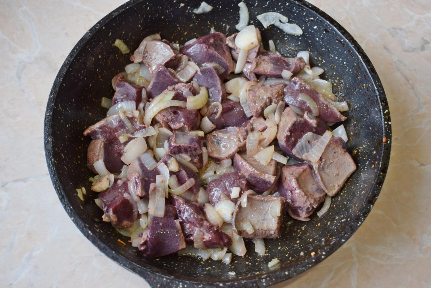 Рецепт печени свиной на сковороде пошаговый