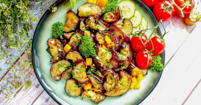 Баклажаны жареные с луком