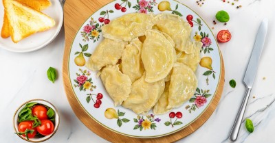 Вареники с салом и луком