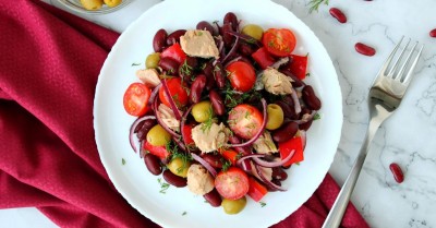 Салат с тунцом и красной фасолью