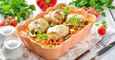 Курица с замороженными овощами в духовке