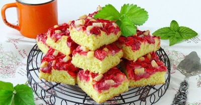 Пирог с клубникой и апельсиновой цедрой из дрожжевого теста