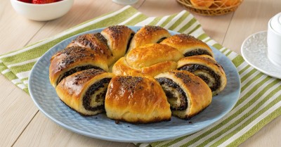 Улитка с маком из дрожжевого теста