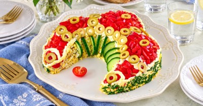 Салат русская красавица с курицей и ветчиной
