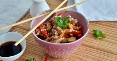 Мясо по китайски с морковью в кисло сладком соусе