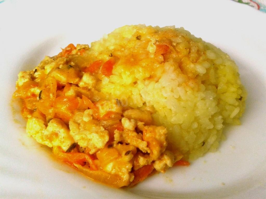 рис с подливкой из курицы