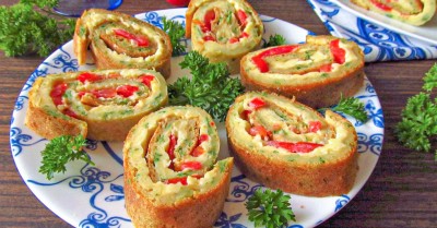 Рулет из кабачков с помидорами