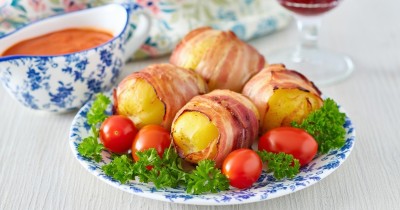 Картофель в беконе запеченный в духовке