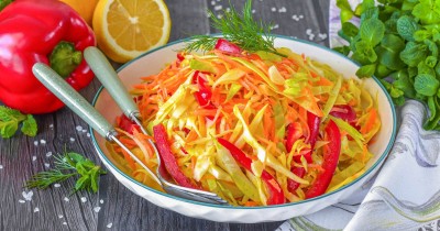 Салат из капусты с болгарским перцем и морковью