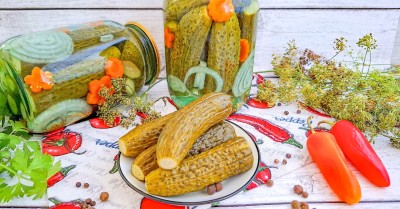 Огурцы с морковью и луком в маринаде на зиму