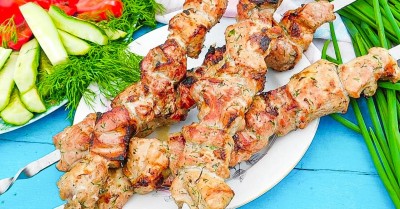 Мягкий и сочный шашлык  из свинины с уксусом и луком