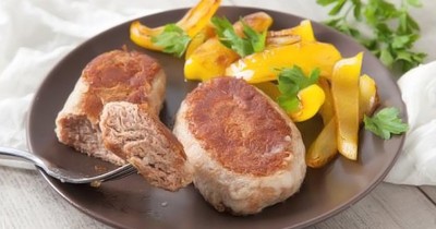 Рыбные котлеты из филе с яйцами сыром луком майонезом