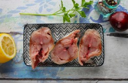 стейк тунца как приготовить вкусно в духовке. steik tunca v. стейк тунца как приготовить вкусно в духовке фото. стейк тунца как приготовить вкусно в духовке-steik tunca v. картинка стейк тунца как приготовить вкусно в духовке. картинка steik tunca v. Приветствуем читателей статьи. Блюда из тунца – это отличные варианты разнообразить праздничное застолье. Рыба отлично смотрится в качестве основного элемента супа или салата, однако намного вкуснее и эффектнее получается сочный стейк из тунца.