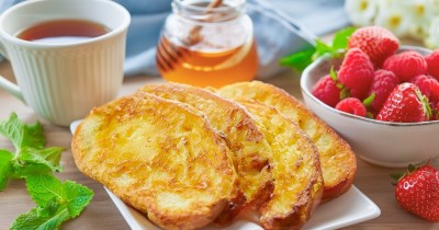 Гренки с яйцом на сковороде