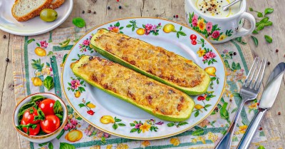 Фаршированные кабачки с фаршем в аэрогриле