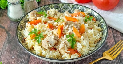 Диетический плов с курицей