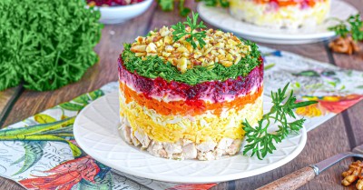 Салат Генеральский классический с курицей и майонезом
