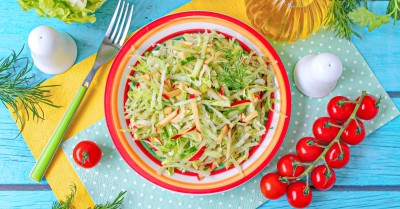 Салат с редькой и яблоком