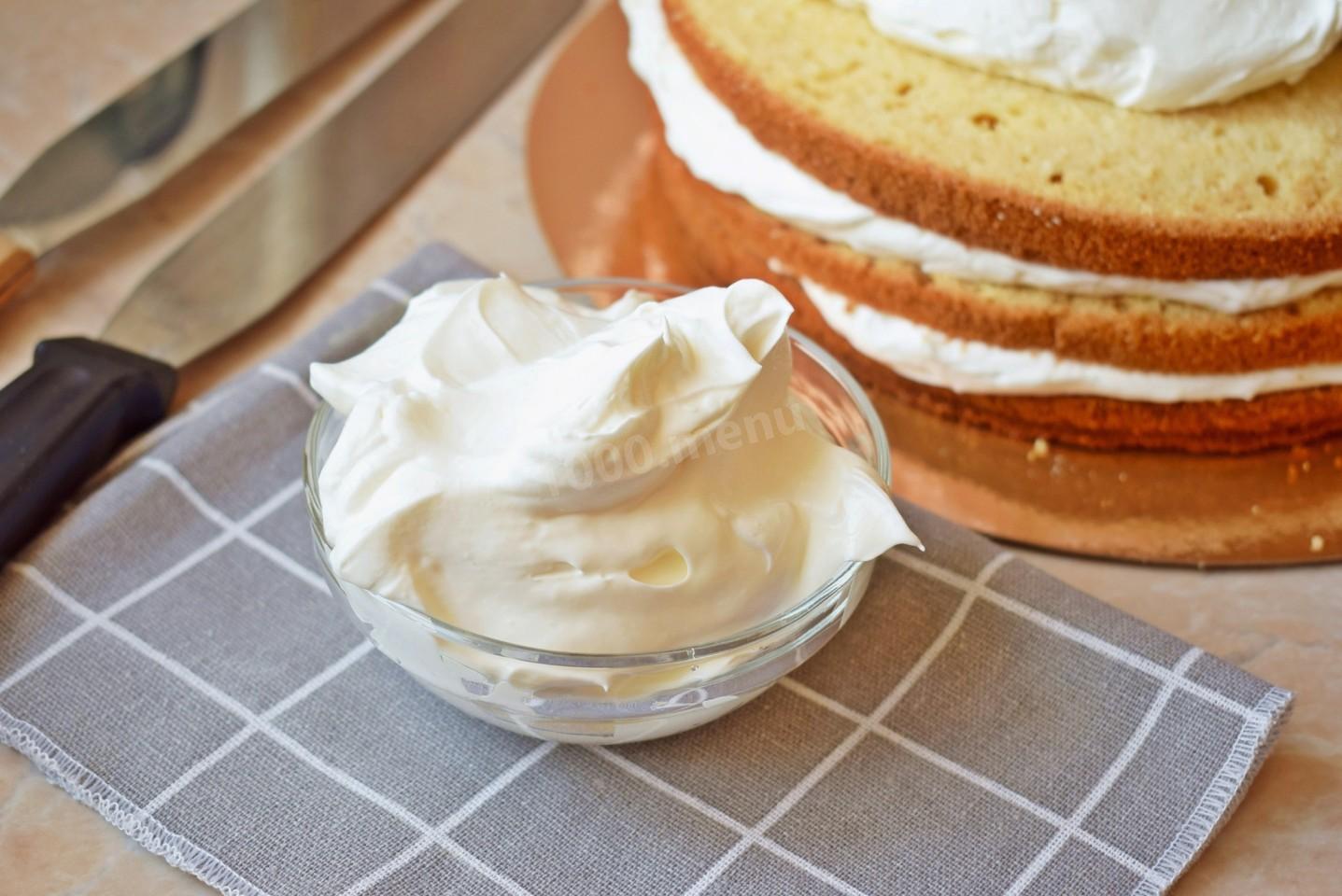 Рецепт крем чиза на масле для торта. Крем чиз рикотта. Сливочный крем. Крем из сливок. Крем сливки и маскарпоне для торта.