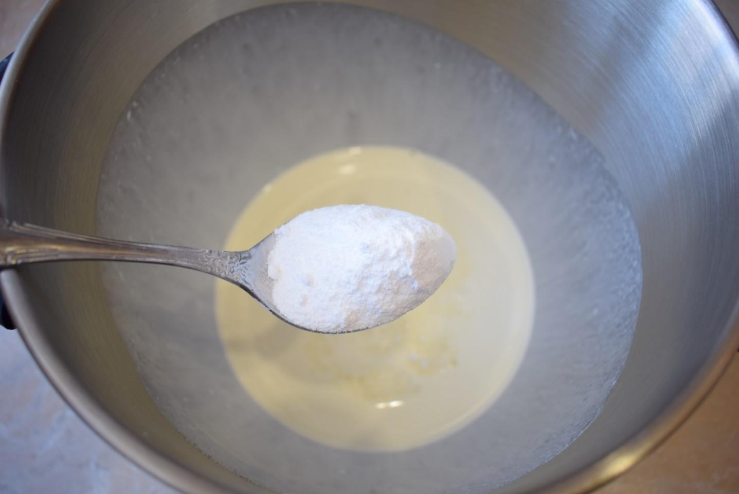 Можно ли заменить сахарную пудру сахаром. Сливки сбивать без сахарной пудры. Карамель из сахарной пудры рецепт. Crema for Cooking. Можно сделать крем только из сливок и сахарной пудры.