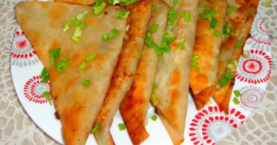 Чебуреки в тонком лаваше с луком и фаршем