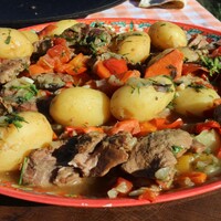 Хашлама по-армянски из говядины на пиве в казане