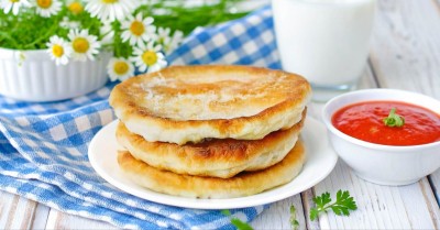 Пышные лепешки на кефире на сковороде