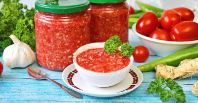 Хренодер без варки на зиму с помидорами и чесноком