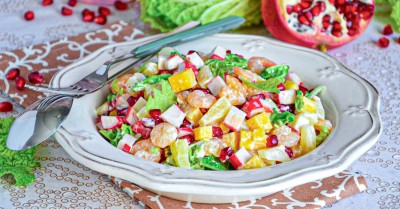 Крабовый салат с креветками