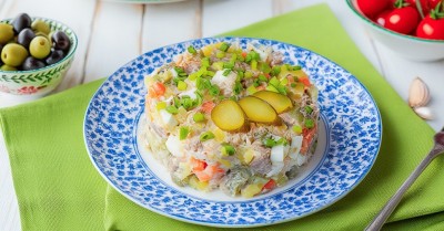 Салат столичный с говядиной