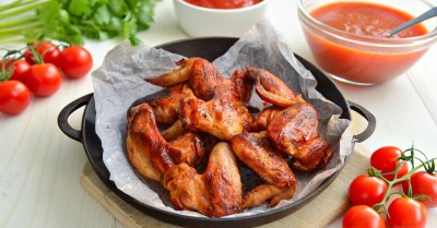Жареные куриные крылышки на сковороде
