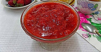 Клубника замороженная с сахаром на зиму