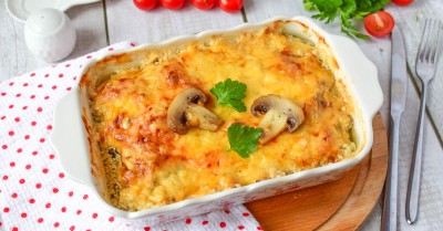 Грибы в духовке с сыром и курицей