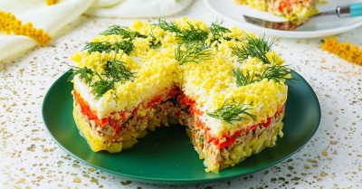 Салат Мимоза с консервированной горбушей классический