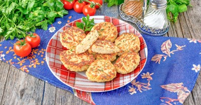 Куриные оладьи с манкой