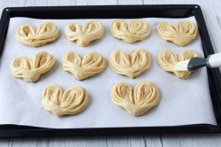 как сделать булочки в форме сердечка с сахаром. Смотреть фото как сделать булочки в форме сердечка с сахаром. Смотреть картинку как сделать булочки в форме сердечка с сахаром. Картинка про как сделать булочки в форме сердечка с сахаром. Фото как сделать булочки в форме сердечка с сахаром