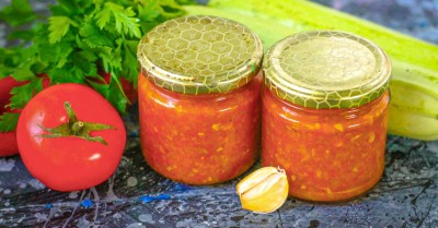 Аджика из кабачков пальчики оближешь