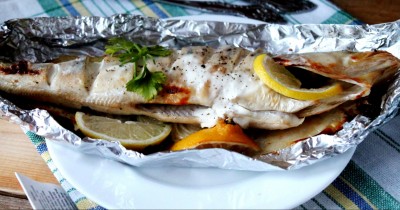 Судак с репчатым луком запеченный