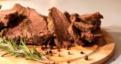 Говяжья буженина с горчицей и розмарином