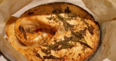 Семга с корнем сельдерея и розмарином запеченная с лимоном