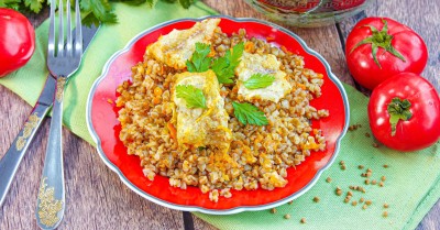 Гречка с рыбой в духовке