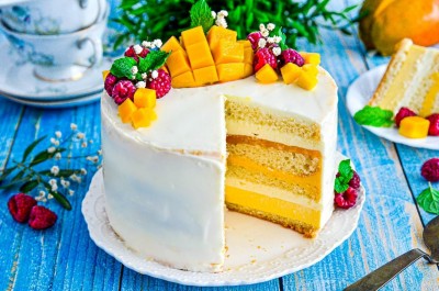 Муссовый красивый торт с манго