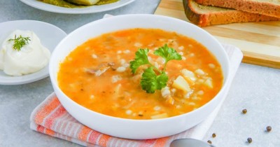 Рассольник с тушенкой и перловкой